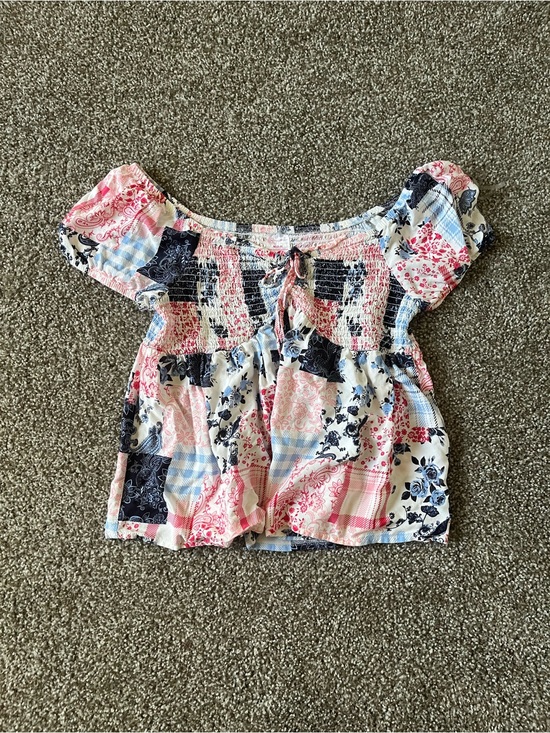 No Boundaries Tops - No Boundaries Women’s Medium Floral Drawstring Top